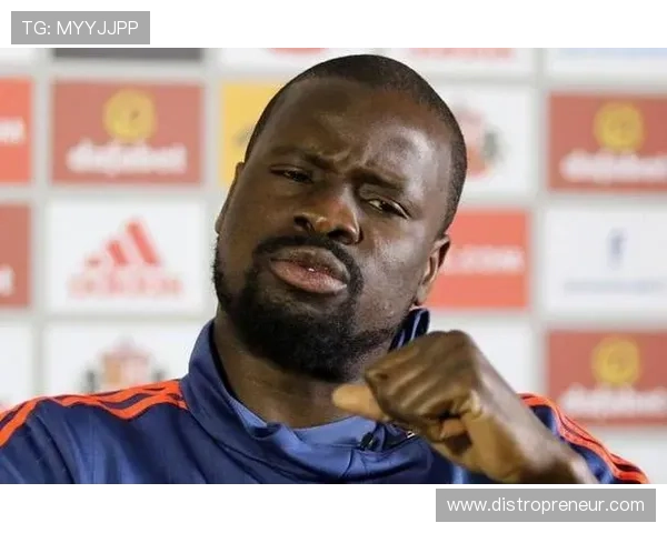 足球界震动哪位明星球员意外被俱乐部解约引发热议